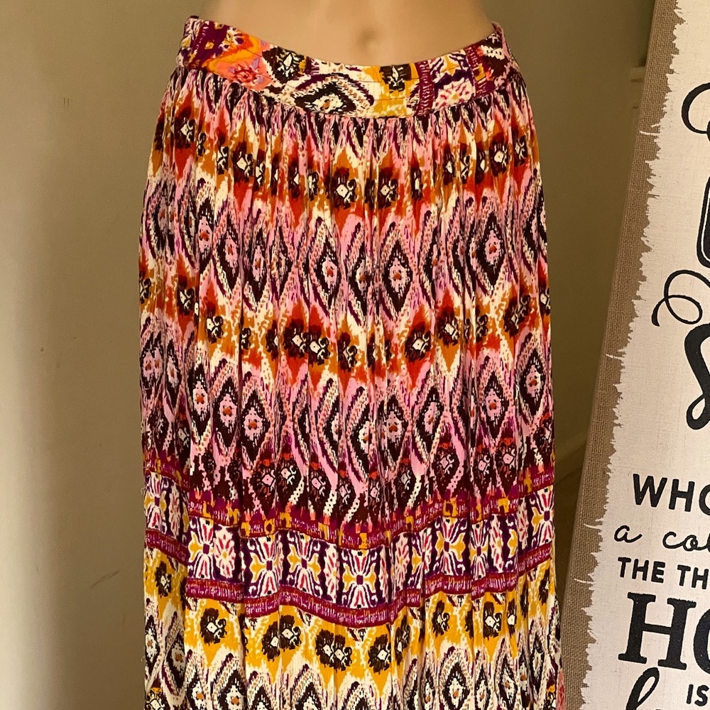 Bohemian Midi Skirt Size: Small Elastic Waist Fully Lined Red & Orange Skirt